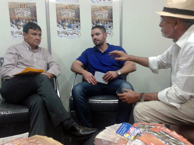 Wellington Dias visita EXPOEIRAS e doa tratores para produtores primários - Imagem 12