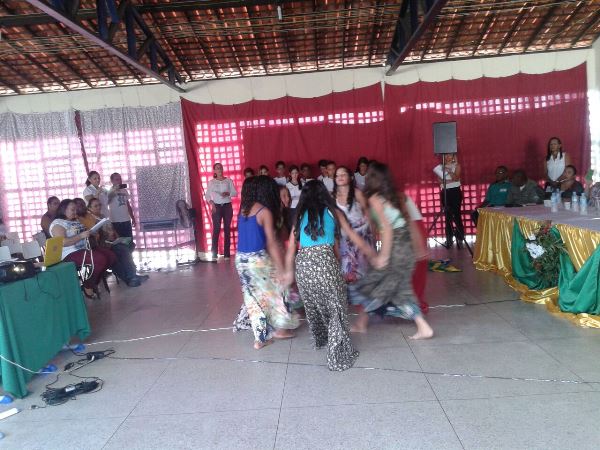 Durante evento professores fazem manifesto contra terceirização - Imagem 10