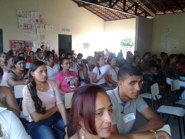 Durante evento professores fazem manifesto contra terceirização - Imagem 12