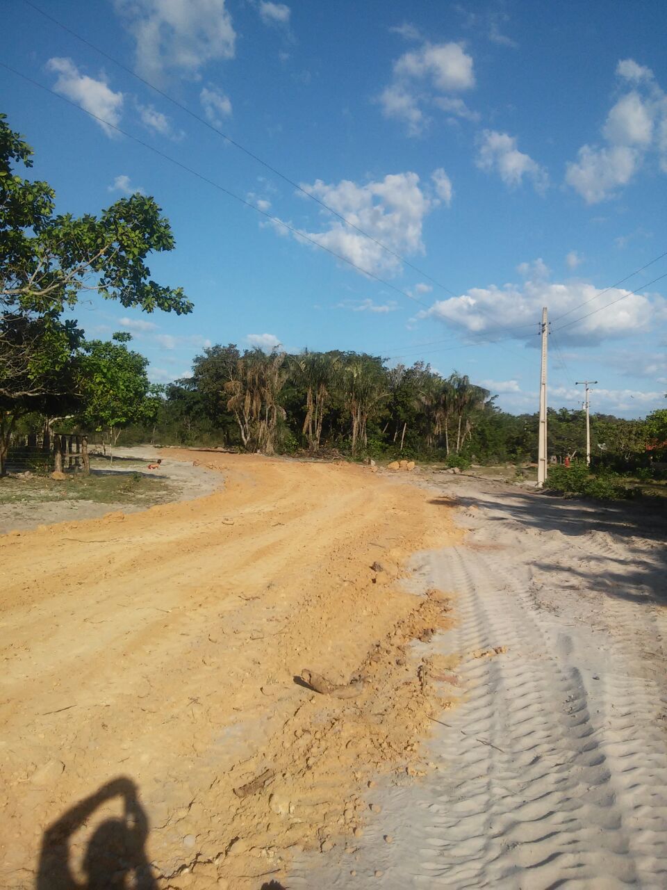 Prefeito Zé Resende começa estrada da comunidade Buriti de Dentro