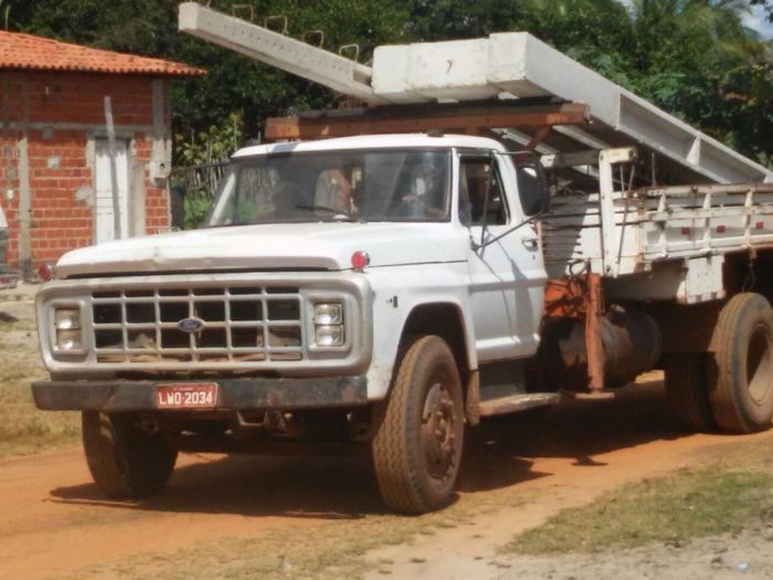 Prefeitura de Boa Hora coloca caixa d’água de 20 mil litros no bairro Parazinho. - Imagem 24