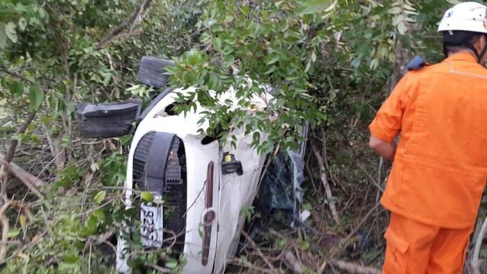 Veículo com três pessoas capota na BR-343 em Piripiri - Imagem 1