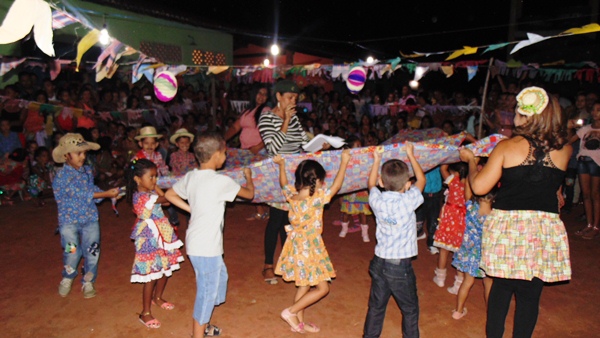 Escolinha Tia Loura realizou Arraia com crianças  - Imagem 14