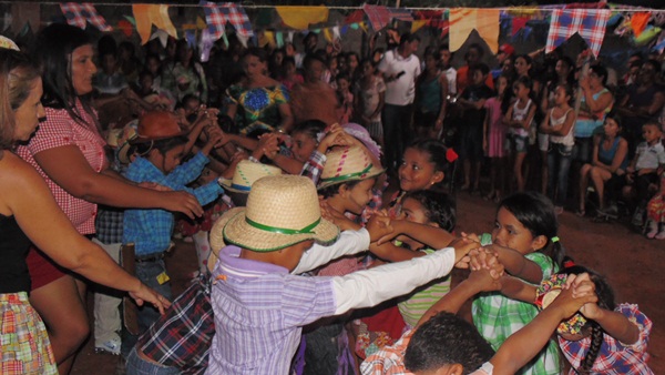 Escolinha Tia Loura realizou Arraia com crianças  - Imagem 25
