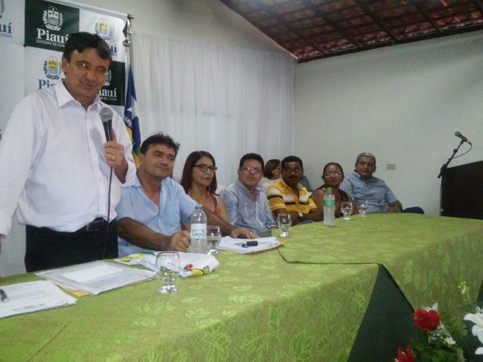 Prefeito Zé Resende esteve presente na Visita do Governador Wellington Dias em Cabeceiras e Barras. - Imagem 4