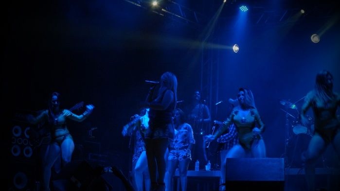 Tá bombando o 29º Festejos Juninos do bairro Codó em Dom Expedito Lopes - Imagem 76