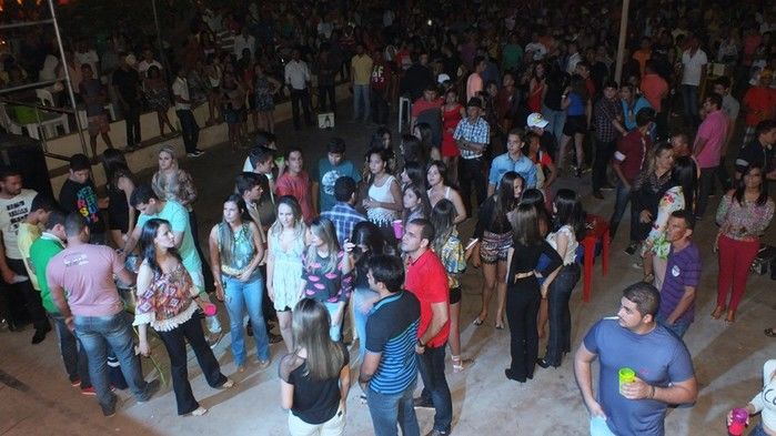 Centenas de pessoas prestigiaram   o  segundo dia dos  festejos do bairro Codó em Dom Expedito Lopes - Imagem 78