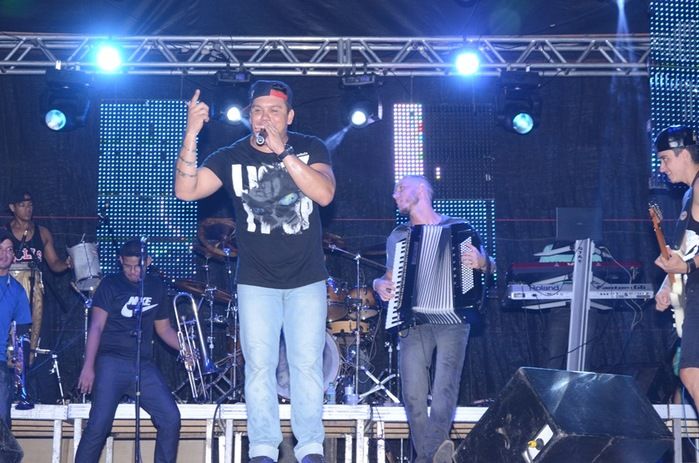 Centenas de pessoas prestigiaram   o  segundo dia dos  festejos do bairro Codó em Dom Expedito Lopes - Imagem 214