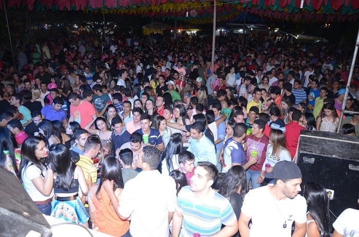 Centenas de pessoas prestigiaram   o  segundo dia dos  festejos do bairro Codó em Dom Expedito Lopes - Imagem 209