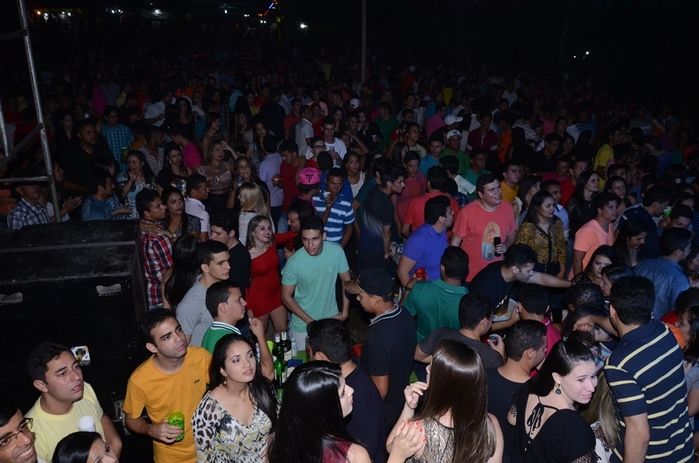 Centenas de pessoas prestigiaram   o  segundo dia dos  festejos do bairro Codó em Dom Expedito Lopes - Imagem 207