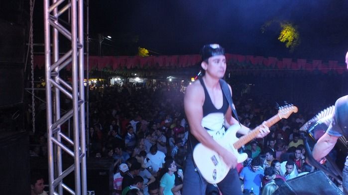 Centenas de pessoas prestigiaram   o  segundo dia dos  festejos do bairro Codó em Dom Expedito Lopes - Imagem 159