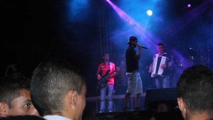 Centenas de pessoas prestigiaram   o  segundo dia dos  festejos do bairro Codó em Dom Expedito Lopes - Imagem 125