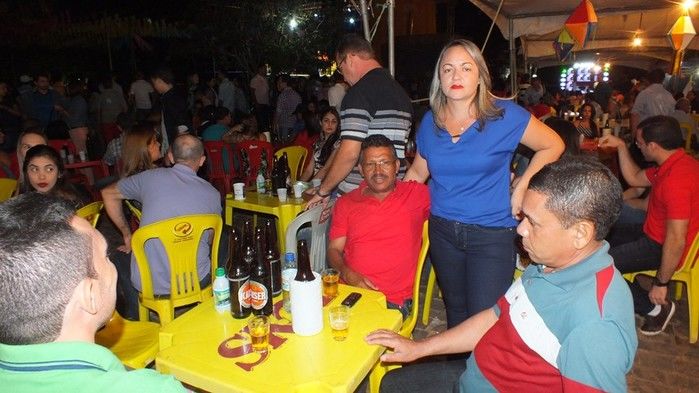 Centenas de pessoas prestigiaram   o  segundo dia dos  festejos do bairro Codó em Dom Expedito Lopes - Imagem 67