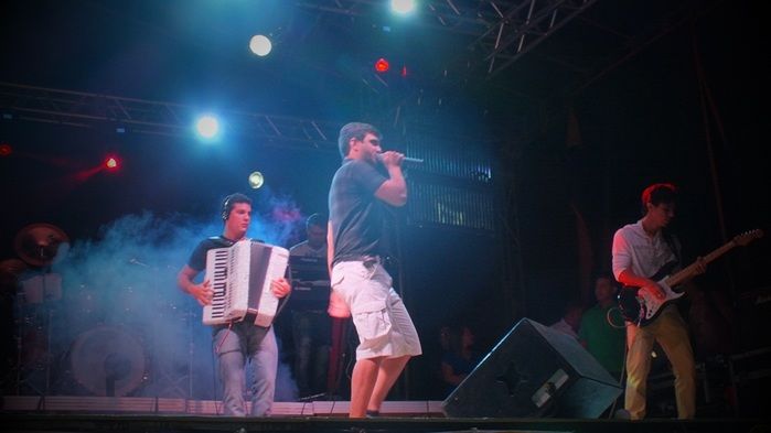 Centenas de pessoas prestigiaram   o  segundo dia dos  festejos do bairro Codó em Dom Expedito Lopes - Imagem 85