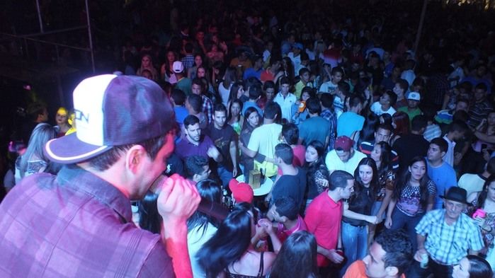 Centenas de pessoas prestigiaram   o  segundo dia dos  festejos do bairro Codó em Dom Expedito Lopes - Imagem 131