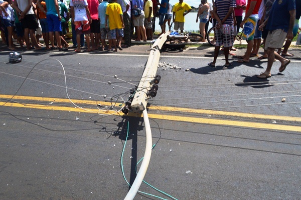 Motoqueiro morre ao colidir e derrubar poste na BR-343 em Campo Maior - Imagem 3