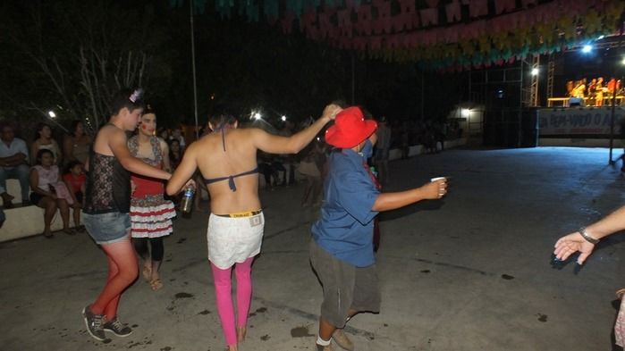 Centenas de pessoas prestigiaram   o  segundo dia dos  festejos do bairro Codó em Dom Expedito Lopes - Imagem 55