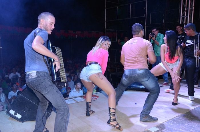 Centenas de pessoas prestigiaram   o  segundo dia dos  festejos do bairro Codó em Dom Expedito Lopes - Imagem 228