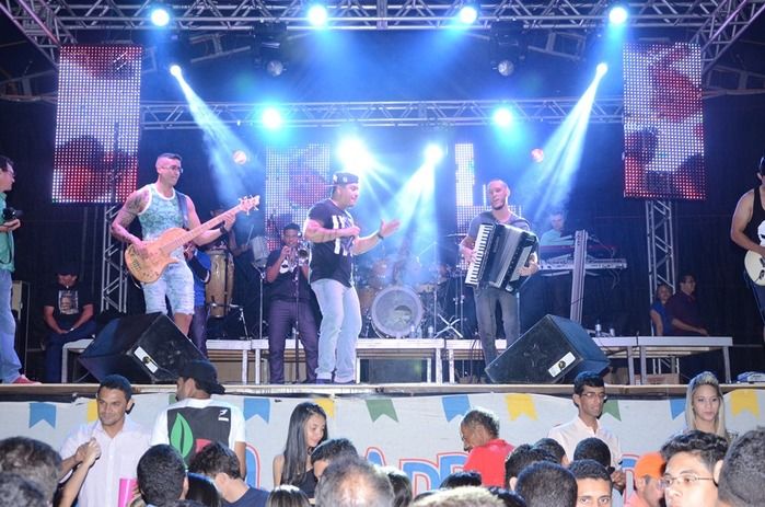 Centenas de pessoas prestigiaram   o  segundo dia dos  festejos do bairro Codó em Dom Expedito Lopes - Imagem 223