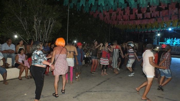 Centenas de pessoas prestigiaram   o  segundo dia dos  festejos do bairro Codó em Dom Expedito Lopes - Imagem 53