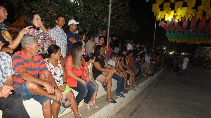 Centenas de pessoas prestigiaram   o  segundo dia dos  festejos do bairro Codó em Dom Expedito Lopes - Imagem 45