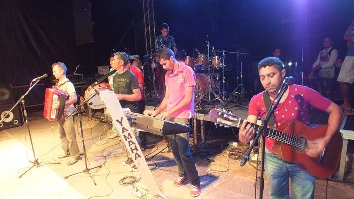 Centenas de pessoas prestigiaram   o  segundo dia dos  festejos do bairro Codó em Dom Expedito Lopes - Imagem 62