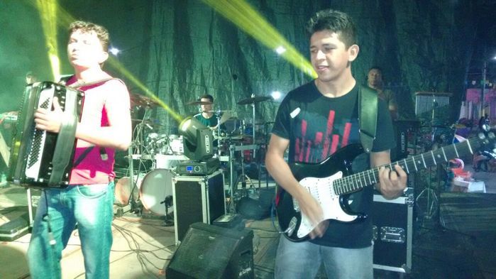 CHAGUINHA & DESEJO MUSICAL FECHARAM COM CHAVE DE OURO OS FESTEJOS DE SÃO PEDRO EM BOA HORA - Imagem 33