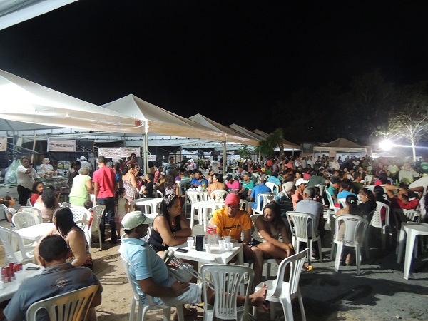                          Feira da agricultura familiar alcança êxito impressionante - Imagem 4