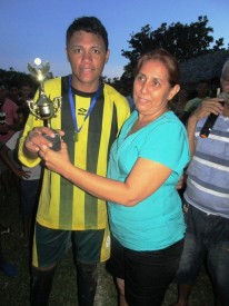 Prefeito Tintin  participa de encerramento de torneio society - Imagem 1