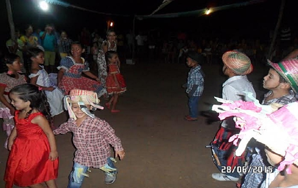 Escola dos Pequis promoveu Arraiá Junino