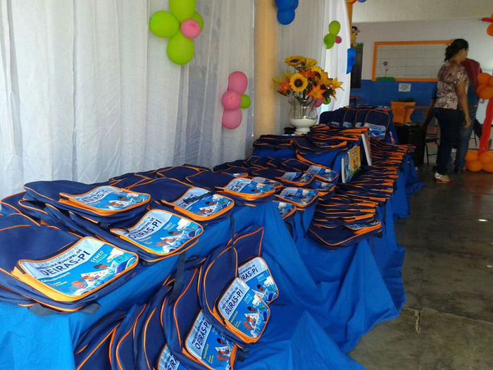 Lukano Sá entrega livros para crianças da rede municipal de ensino - Imagem 5