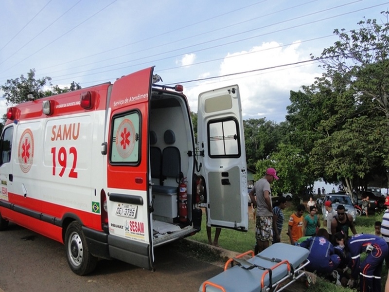 Acidente:Homem cai de moto na estrada da Banda - Caldeirão