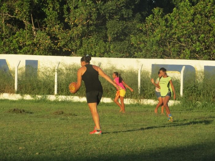 Secretaria de Esporte Faz entrega de Chuteiras para a Seleção Feminina de Futebol de Agricolândia - Imagem 18