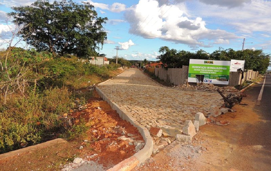 Iniciadas as obras de pavimentação em bairros da cidade