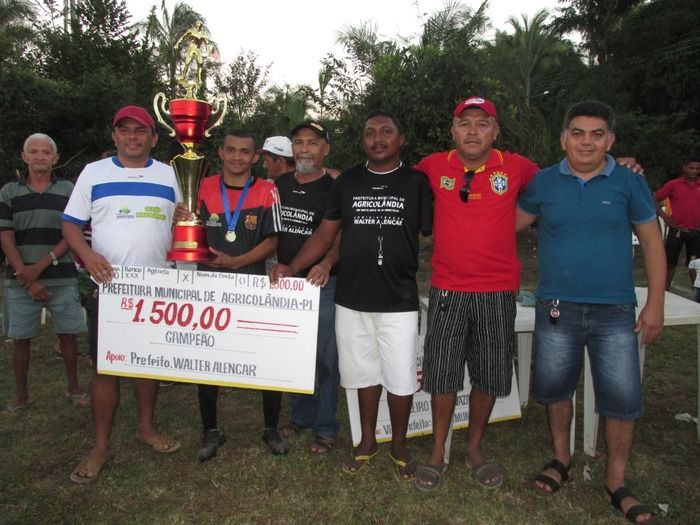 Vila Bate o Emelec e é Campeão do Campeonato de Futebol do Bairro Poeirão   - Imagem 3