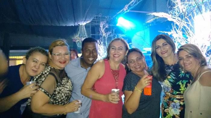 Festa das Rosas movimentou noite de sexta em Barras - Imagem 25
