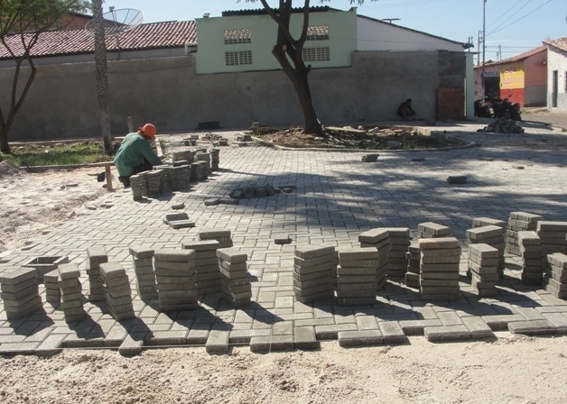 Prefeitura de Barras recupera a Praça Lucílio de Albuquerque - Imagem 2