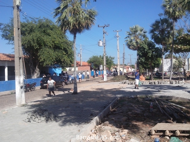 Prefeitura de Barras recupera a Praça Lucílio de Albuquerque - Imagem 4