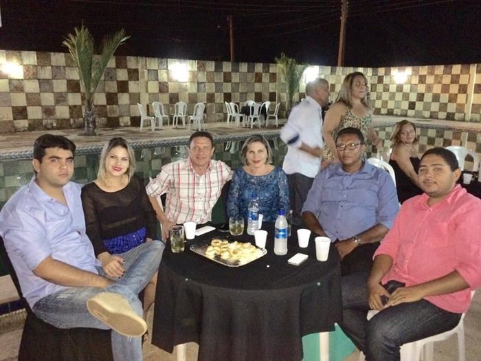 Festa das Rosas movimentou noite de sexta em Barras - Imagem 6