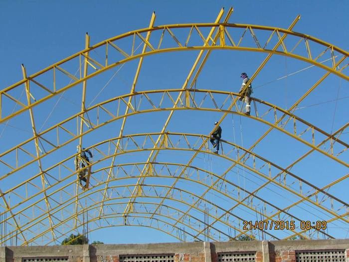 Quadra esportiva do Bairro Pedrinhas recebe estrutura metálica - Imagem 4