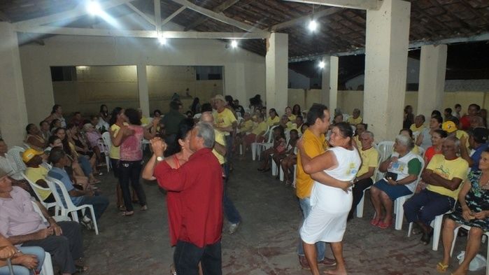 Dom Expedito Lopes, fez festa para homenagear o grupo da melhor idade de Paquetá-PI - Imagem 127