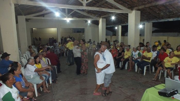Dom Expedito Lopes, fez festa para homenagear o grupo da melhor idade de Paquetá-PI - Imagem 21