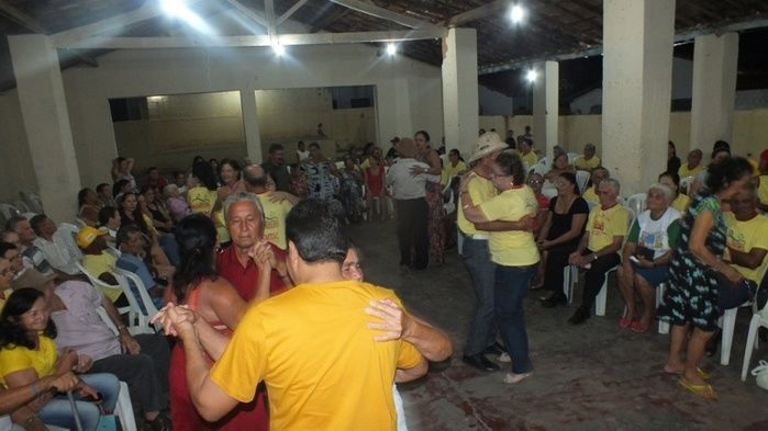 Dom Expedito Lopes, fez festa para homenagear o grupo da melhor idade de Paquetá-PI - Imagem 125