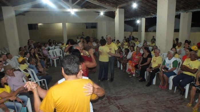Dom Expedito Lopes, fez festa para homenagear o grupo da melhor idade de Paquetá-PI - Imagem 126