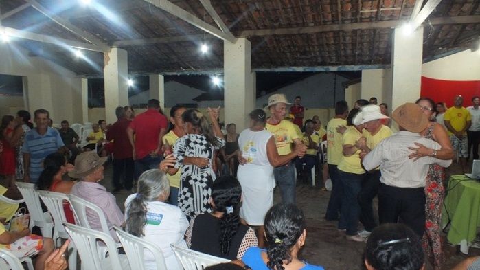 Dom Expedito Lopes, fez festa para homenagear o grupo da melhor idade de Paquetá-PI - Imagem 141