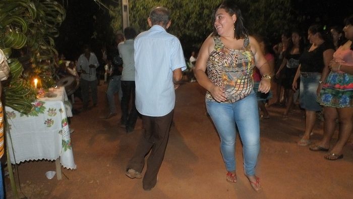 No interior do Piauí, Família e comunidade pagam promessa com Roda de São Gonçalo. - Imagem 47