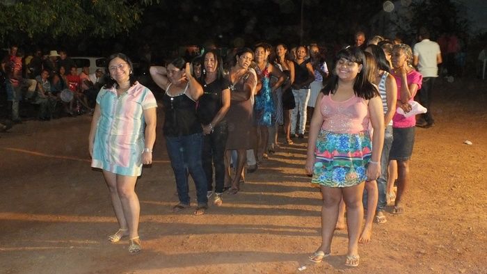 No interior do Piauí, Família e comunidade pagam promessa com Roda de São Gonçalo. - Imagem 24