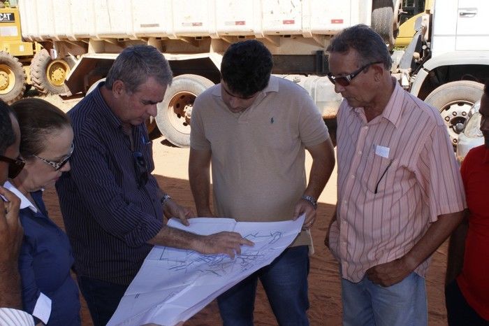 Asfaltamento da principal Avenida de Miguel Alves é iniciado pelo Governo - Imagem 3