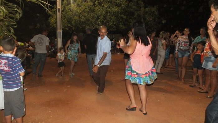 No interior do Piauí, Família e comunidade pagam promessa com Roda de São Gonçalo. - Imagem 34