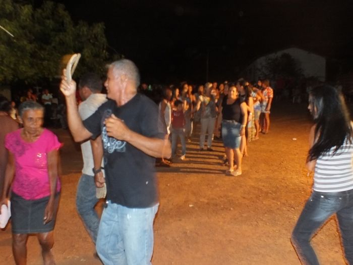No interior do Piauí, Família e comunidade pagam promessa com Roda de São Gonçalo. - Imagem 20